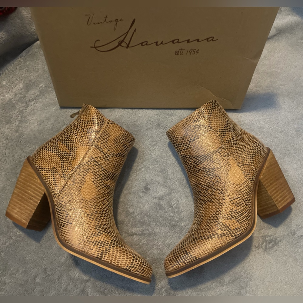 ❤️‍🔥Vintage Havana Rook Bootie❤️‍🔥 - Picture 4 of 5